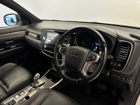 SW21JFK Mitsubishi Outlander 2.4 PHEV Dynamic Safety 5dr Auto Thumbnail #20