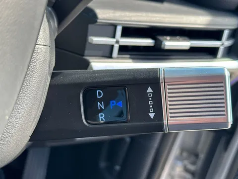 DX75XXR Hyundai Santa Fe 1.6 TGDi 239 Hybrid Ultimate 5dr Auto Thumbnail #15