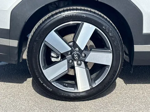 DX75XXR Hyundai Santa Fe 1.6 TGDi 239 Hybrid Ultimate 5dr Auto Thumbnail #17