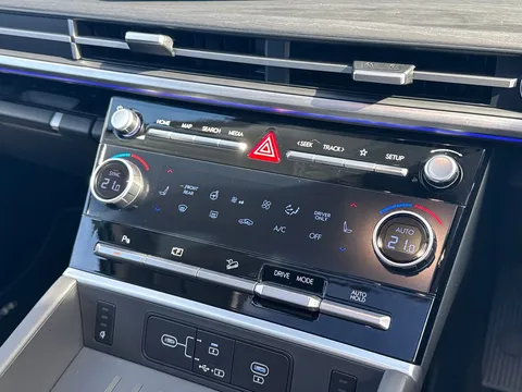 DX75XXR Hyundai Santa Fe 1.6 TGDi 239 Hybrid Ultimate 5dr Auto Thumbnail #20