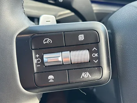 DX75XXR Hyundai Santa Fe 1.6 TGDi 239 Hybrid Ultimate 5dr Auto Thumbnail #26