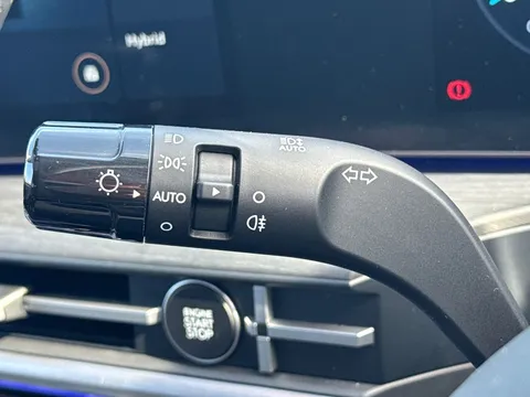 DX75XXR Hyundai Santa Fe 1.6 TGDi 239 Hybrid Ultimate 5dr Auto Thumbnail #28