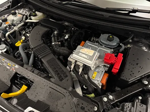 DU25VVN Renault Rafale E-Tech FHEV Iconic Esprit Alpine 5dr Auto 4C Thumbnail #17