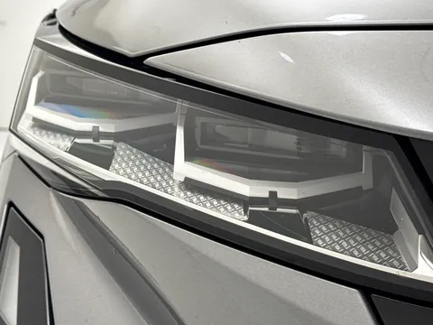 DU25VVN Renault Rafale E-Tech FHEV Iconic Esprit Alpine 5dr Auto 4C Thumbnail #20