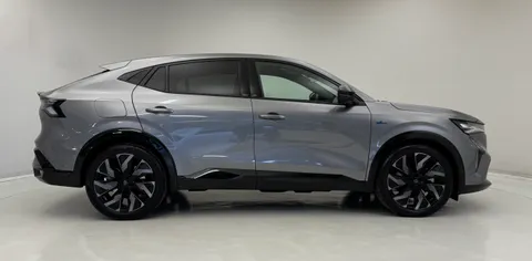 DU25VVN Renault Rafale E-Tech FHEV Iconic Esprit Alpine 5dr Auto 4C Thumbnail #5