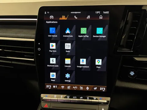 DU25VVN Renault Rafale E-Tech FHEV Iconic Esprit Alpine 5dr Auto 4C Thumbnail #35