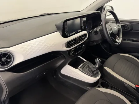 DX72ZWD Hyundai i10 1.0 MPi Premium 5dr Auto Thumbnail #12