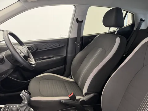 DX72ZWD Hyundai i10 1.0 MPi Premium 5dr Auto Thumbnail #13