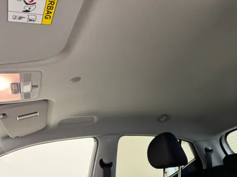 DX72ZWD Hyundai i10 1.0 MPi Premium 5dr Auto Thumbnail #14