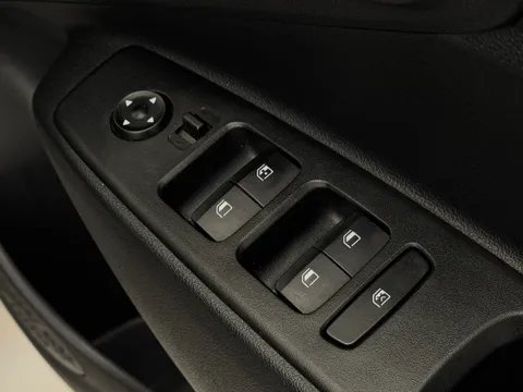 DX72ZWD Hyundai i10 1.0 MPi Premium 5dr Auto Thumbnail #18