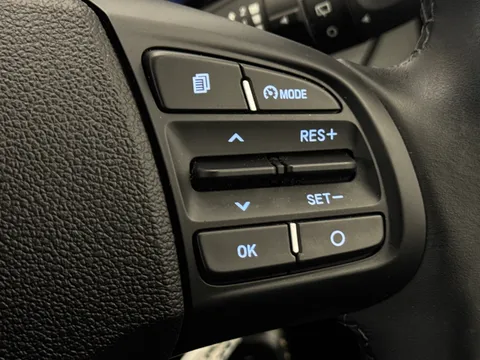 DX72ZWD Hyundai i10 1.0 MPi Premium 5dr Auto Thumbnail #21