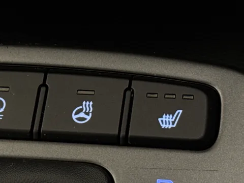 DX72ZWD Hyundai i10 1.0 MPi Premium 5dr Auto Thumbnail #26