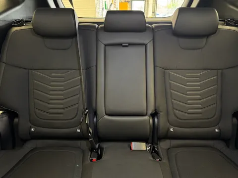 DU74ZGD Hyundai Tucson 1.6T Hybrid Premium 5dr Auto Thumbnail #17