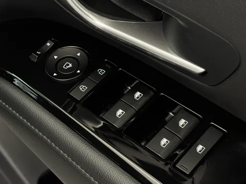 DU74ZGD Hyundai Tucson 1.6T Hybrid Premium 5dr Auto Thumbnail #19