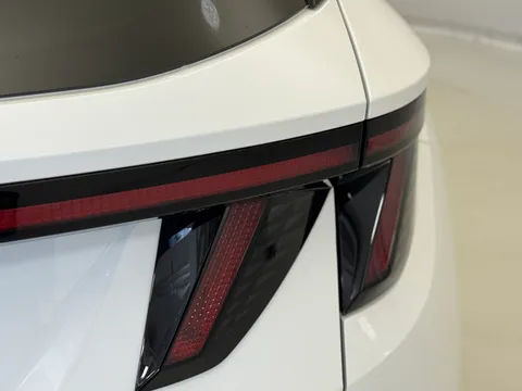 DU74ZGD Hyundai Tucson 1.6T Hybrid Premium 5dr Auto Thumbnail #34