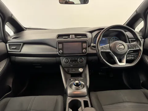 3 of 33 for Nissan LEAF 110kW Acenta 39kWh 5dr Auto