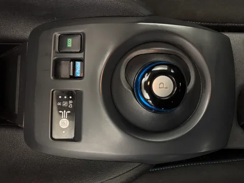 17 of 33 for Nissan LEAF 110kW Acenta 39kWh 5dr Auto