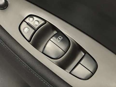 20 of 33 for Nissan LEAF 110kW Acenta 39kWh 5dr Auto