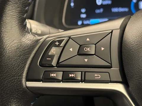 23 of 33 for Nissan LEAF 110kW Acenta 39kWh 5dr Auto