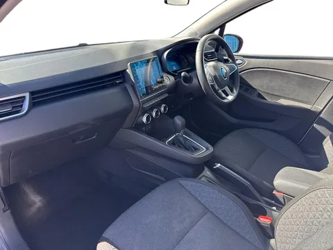 BJ72APO Renault Clio 1.6 E-TECH full hybrid 145 Evolution 5dr Auto Thumbnail #5