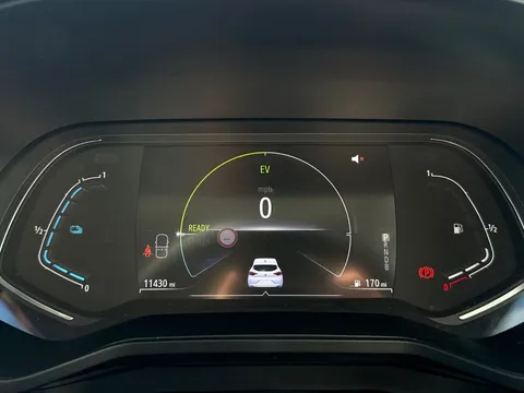 BJ72APO Renault Clio 1.6 E-TECH full hybrid 145 Evolution 5dr Auto Thumbnail #6