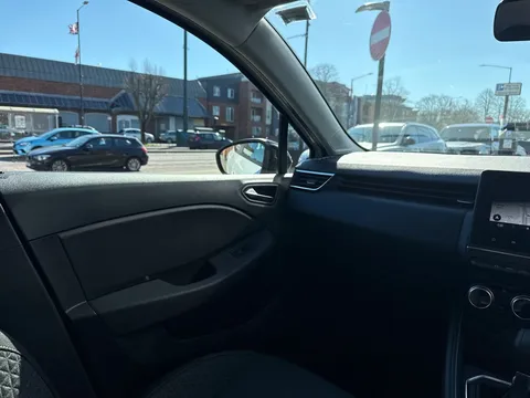 BJ72APO Renault Clio 1.6 E-TECH full hybrid 145 Evolution 5dr Auto Thumbnail #20