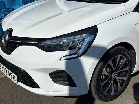 BJ72APO Renault Clio 1.6 E-TECH full hybrid 145 Evolution 5dr Auto Thumbnail #23