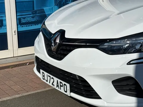 BJ72APO Renault Clio 1.6 E-TECH full hybrid 145 Evolution 5dr Auto Thumbnail #24