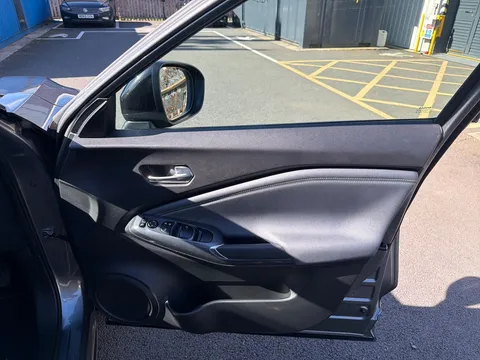 DV22EPO Nissan Juke 1.0 DiG-T 114 Tekna 5dr DCT Thumbnail #18