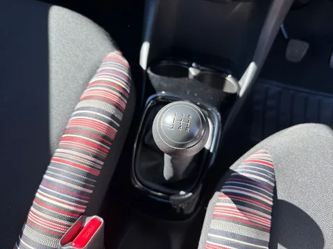 KE69EEW Citroën C1 1.0 VTi 72 Feel 3dr Thumbnail #13