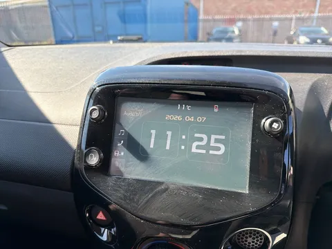 KE69EEW Citroën C1 1.0 VTi 72 Feel 3dr Thumbnail #15