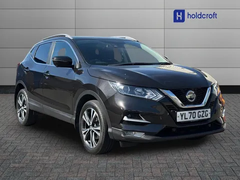 YL70GZG Nissan Qashqai 1.3 DiG-T 160 N-Connecta 5dr DCT [Glass Roof Pack] Thumbnail #2