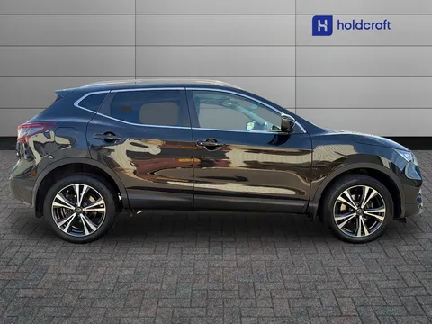 YL70GZG Nissan Qashqai 1.3 DiG-T 160 N-Connecta 5dr DCT [Glass Roof Pack] Thumbnail #3