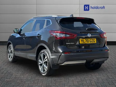 YL70GZG Nissan Qashqai 1.3 DiG-T 160 N-Connecta 5dr DCT [Glass Roof Pack] Thumbnail #4