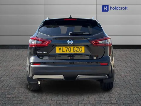 YL70GZG Nissan Qashqai 1.3 DiG-T 160 N-Connecta 5dr DCT [Glass Roof Pack] Thumbnail #5