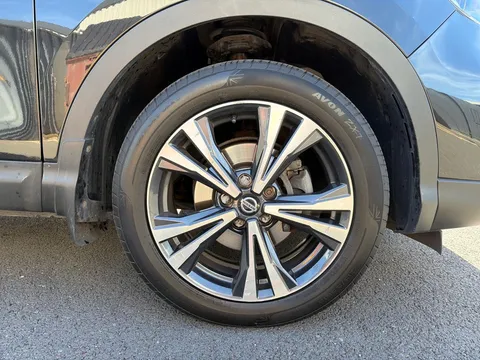 YL70GZG Nissan Qashqai 1.3 DiG-T 160 N-Connecta 5dr DCT [Glass Roof Pack] Thumbnail #9