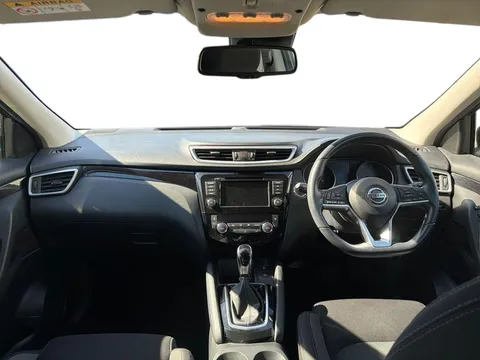 YL70GZG Nissan Qashqai 1.3 DiG-T 160 N-Connecta 5dr DCT [Glass Roof Pack] Thumbnail #12