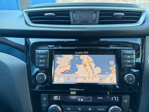 YL70GZG Nissan Qashqai 1.3 DiG-T 160 N-Connecta 5dr DCT [Glass Roof Pack] Thumbnail #14