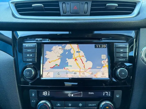 YL70GZG Nissan Qashqai 1.3 DiG-T 160 N-Connecta 5dr DCT [Glass Roof Pack] Thumbnail #15