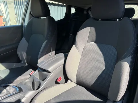 YL70GZG Nissan Qashqai 1.3 DiG-T 160 N-Connecta 5dr DCT [Glass Roof Pack] Thumbnail #17