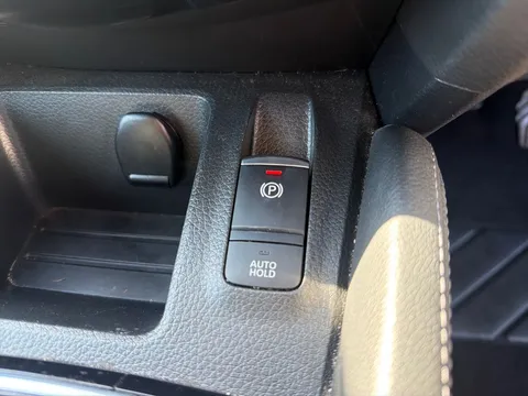 YL70GZG Nissan Qashqai 1.3 DiG-T 160 N-Connecta 5dr DCT [Glass Roof Pack] Thumbnail #25