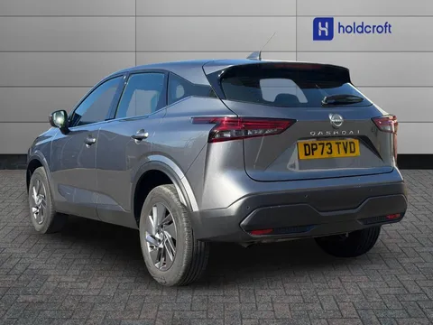 DP73TVD Nissan Qashqai 1.3 DiG-T MH 158 Acenta Premium 5dr Xtronic Thumbnail #4