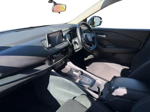 DP73TVD Nissan Qashqai 1.3 DiG-T MH 158 Acenta Premium 5dr Xtronic Thumbnail #11