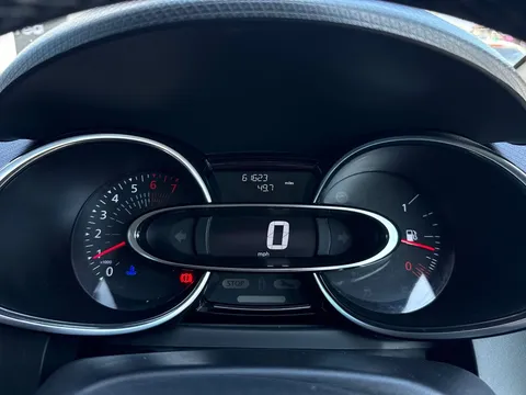 14 of 30 for Renault Clio 0.9 TCE 90 Iconic 5dr