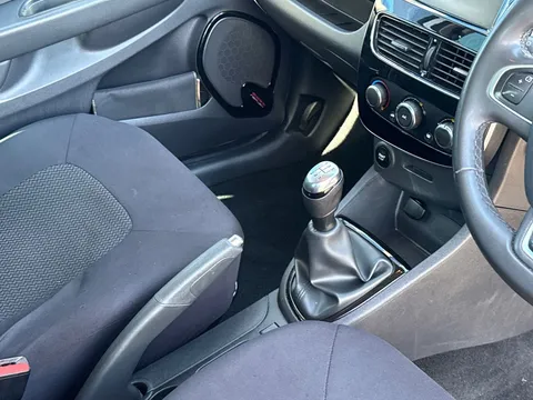 15 of 30 for Renault Clio 0.9 TCE 90 Iconic 5dr