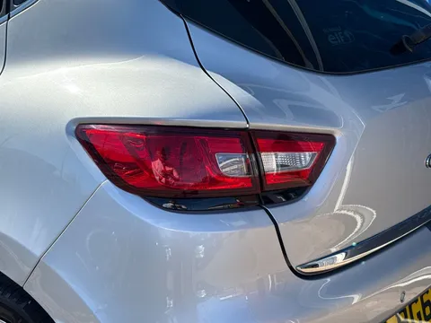 17 of 30 for Renault Clio 0.9 TCE 90 Iconic 5dr