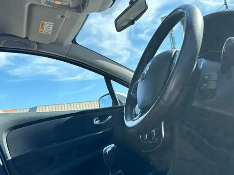 23 of 30 for Renault Clio 0.9 TCE 90 Iconic 5dr