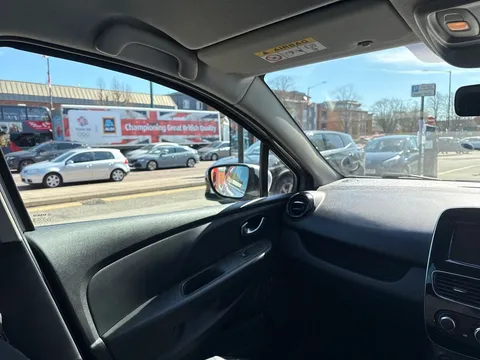 25 of 30 for Renault Clio 0.9 TCE 90 Iconic 5dr