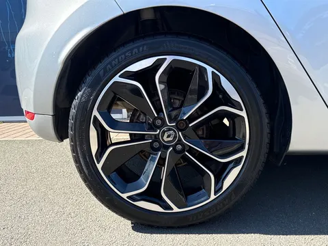 30 of 30 for Renault Clio 0.9 TCE 90 Iconic 5dr