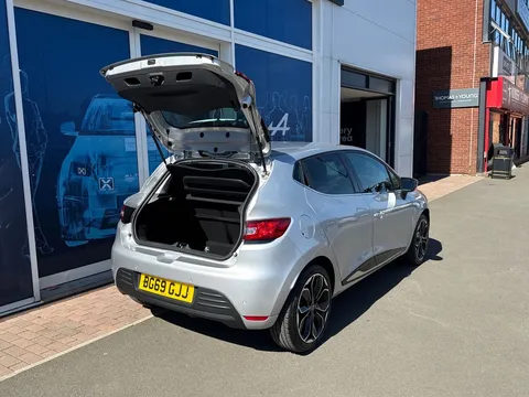 28 of 30 for Renault Clio 0.9 TCE 90 Iconic 5dr